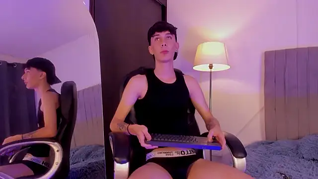 Snapshot of im_thomass chatting on February 6, 2026, 12:45 pm im thomass online show from February 6, 2026, 12:45 pm