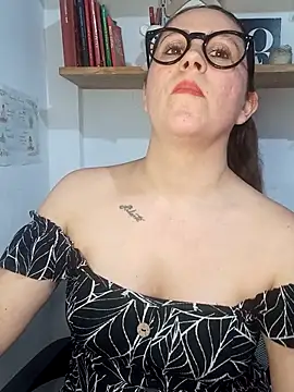 SofiEsteves online show from May 26, 2026, 3:54 pm