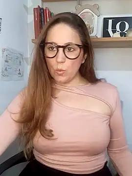 SofiEsteves online show from May 23, 2026, 3:33 pm