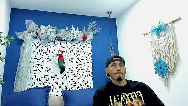 Snapshot of Ares_Stone chatting on December 20, 2025, 7:28 pm Ares Stone online show from December 20, 2025, 7:28 pm