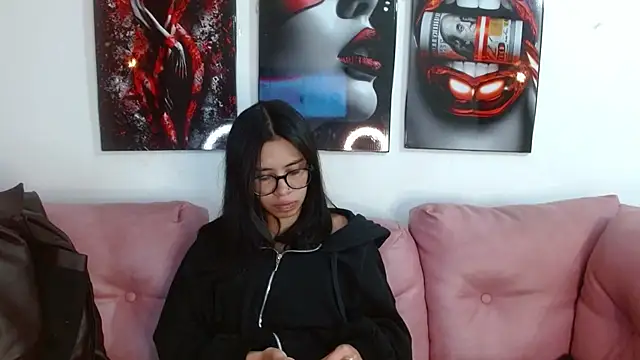 Snapshot of miamooncs chatting on January 12, 2026, 12:34 pm miamooncs online show from January 12, 2026, 12:34 pm