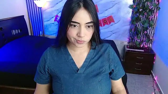 latin mommy  online show from February 21, 2026, 2:08 pm