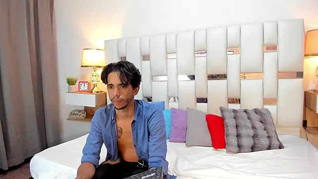 Snapshot of AndyKings_1 chatting on April 16, 2026, 4:13 am AndyKings 1 online show from April 16, 2026, 4:13 am