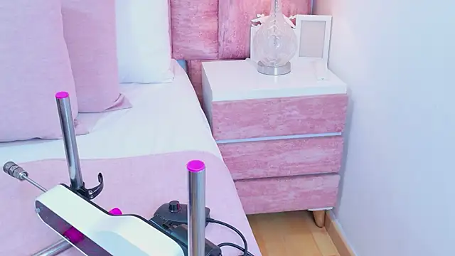 ScarlettFoox online show from February 12, 2026, 12:38 pm