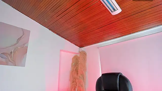 Amelie Wine online show from February 25, 2026, 3:12 pm