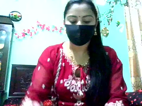 Snapshot of Oporajita_07 chatting on December 19, 2025, 4:42 pm Oporajita 07 online show from December 19, 2025, 4:42 pm