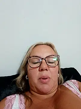 Snapshot of Pamelamilf chatting on January 8, 2026, 4:18 am Pamelamilf online show from January 8, 2026, 4:18 am