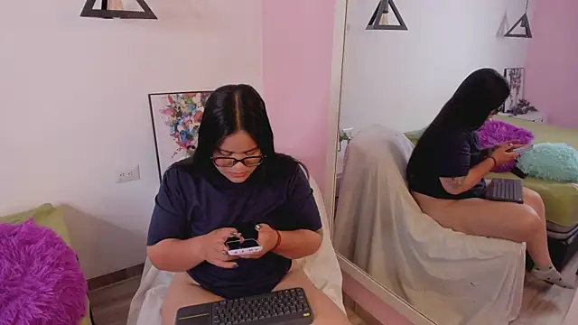 Snapshot of Briana_Goldd chatting on May 1, 2026, 2:38 am Briana Goldd online show from May 1, 2026, 2:38 am