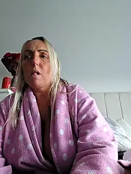 theblondecocklover online show from May 14, 2026, 6:16 pm