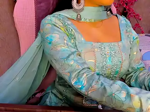 Snapshot of DimondGirl_ chatting on April 2, 2026, 11:00 pm DimondGirl online show from April 2, 2026, 11:00 pm