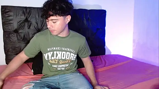 ITHAN DREAMBOY online show from February 10, 2026, 8:24 am