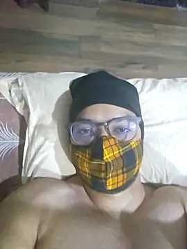 NunnuLelo online show from May 9, 2026, 9:18 pm