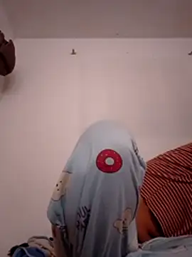 DulceTentacion12 online show from December 17, 2025, 2:44 pm