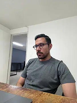 Snapshot of AdrianGarcia89 chatting on April 14, 2026, 12:37 am AdrianGarcia89 online show from April 14, 2026, 12:37 am