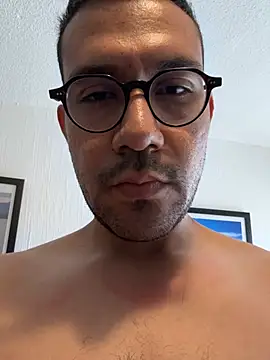 AdrianGarcia89 online show from June 7, 2026, 11:43 pm