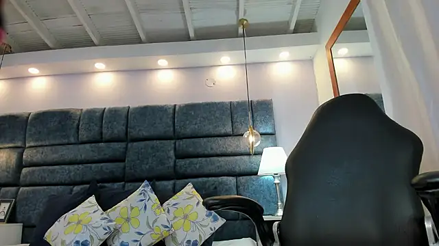 Snapshot of ateneaa_dioosa chatting on February 18, 2026, 11:50 am ateneaa dioosa online show from February 18, 2026, 11:50 am