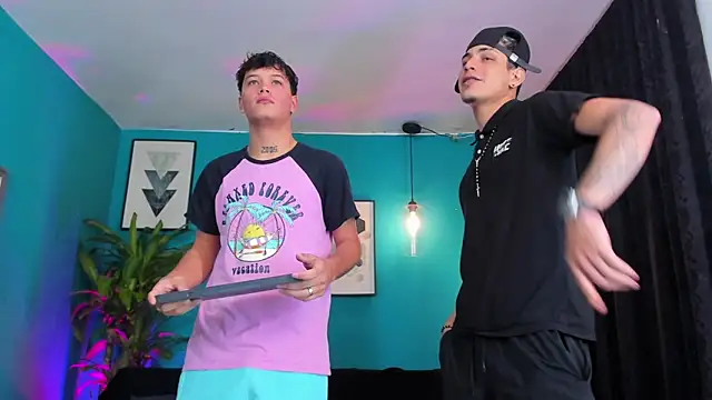 Snapshot of Oficial_KingOfHeavens chatting on December 22, 2025, 10:21 pm Oficial KingOfHeavens online show from December 22, 2025, 10:21 pm