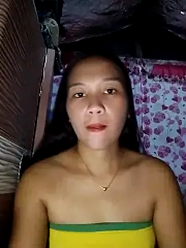 Snapshot of sheriesassyann chatting on April 6, 2026, 12:17 pm sheriesassyann online show from April 6, 2026, 12:17 pm