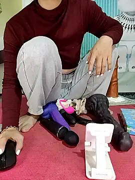 Snapshot of hi-miki chatting on January 14, 2026, 7:45 am hi-miki online show from January 14, 2026, 7:45 am