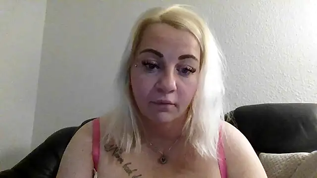 Snapshot of Redos1 chatting on January 11, 2026, 6:09 am Redos1 online show from January 11, 2026, 6:09 am