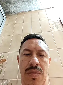 L hotcream online show from April 3, 2026, 2:01 pm