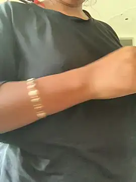 Snapshot of missmisha01 chatting on April 13, 2026, 2:04 am missmisha01 online show from April 13, 2026, 2:04 am