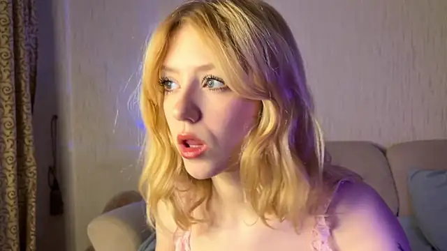 BabeCute online show from January 11, 2026, 6:04 pm