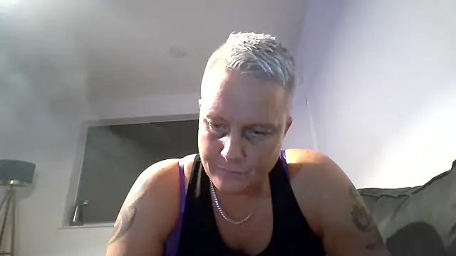 Snapshot of Bendoverbetty3 chatting on January 9, 2026, 8:38 pm Bendoverbetty3 online show from January 9, 2026, 8:38 pm