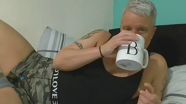 Snapshot of Bendoverbetty3 chatting on January 8, 2026, 10:21 am Bendoverbetty3 online show from January 8, 2026, 10:21 am