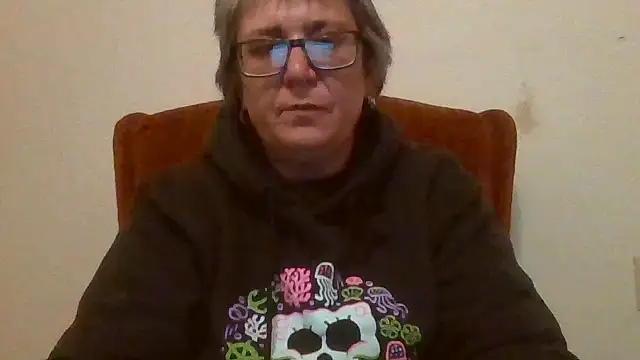 Snapshot of becky1111 chatting on April 23, 2026, 4:19 am becky1111 online show from April 23, 2026, 4:19 am