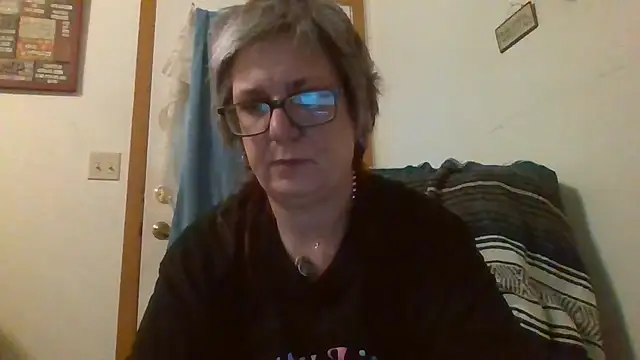Snapshot of becky1111 chatting on May 3, 2026, 11:37 am becky1111 online show from May 3, 2026, 11:37 am