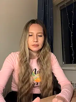 1Moonlight1 online show from December 20, 2025, 5:38 pm