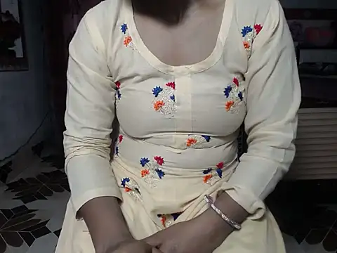 surbhi01 online show from May 17, 2026, 6:57 am