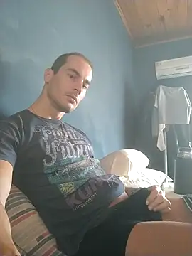 Snapshot of maximuss789 chatting on April 9, 2026, 12:44 pm maximuss789 online show from April 9, 2026, 12:44 pm