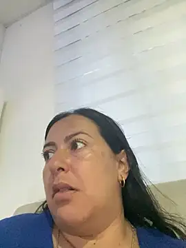 Snapshot of evelyn_harpeery chatting on May 22, 2026, 10:57 am evelyn harpeery online show from May 22, 2026, 10:57 am