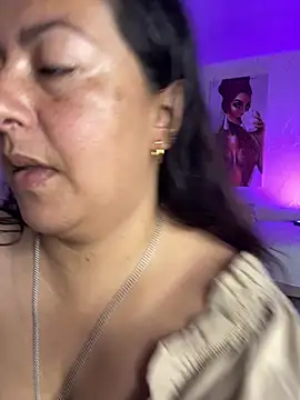 Snapshot of evelyn_harpeery chatting on May 25, 2026, 11:53 am evelyn harpeery online show from May 25, 2026, 11:53 am