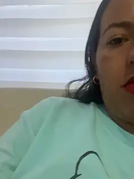 Snapshot of evelyn_harpeery chatting on May 18, 2026, 11:15 am evelyn harpeery online show from May 18, 2026, 11:15 am