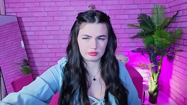 Snapshot of Mia_Evelyn chatting on December 20, 2025, 8:50 am Mia Evelyn online show from December 20, 2025, 8:50 am