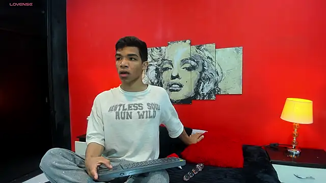 Snapshot of ManuNectar chatting on January 10, 2026, 11:16 am ManuNectar online show from January 10, 2026, 11:16 am