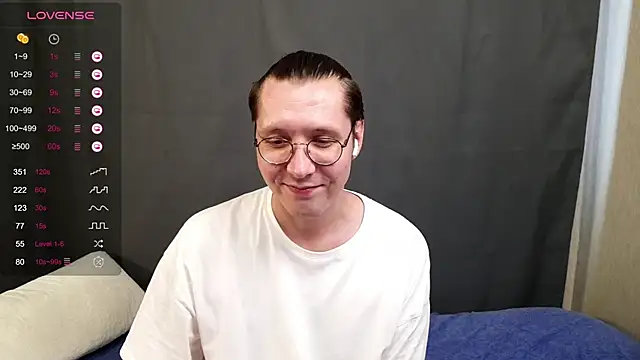 Snapshot of NakedIsaac chatting on June 27, 2026, 3:18 pm NakedIsaac online show from June 27, 2026, 3:18 pm
