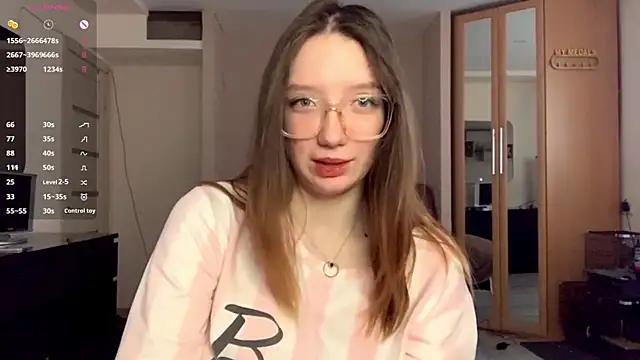 Snapshot of CletaMaciejewski chatting on January 8, 2026, 8:42 am CletaMaciejewski online show from January 8, 2026, 8:42 am