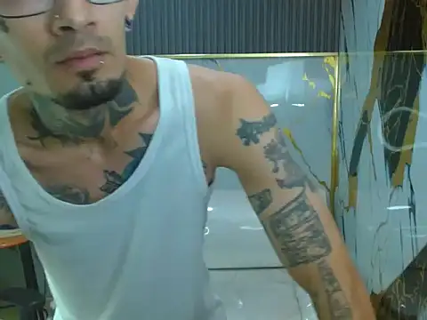 Boy tatto77 online show from May 5, 2026, 11:46 am