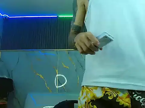 Boy tatto77 online show from May 19, 2026, 1:56 am