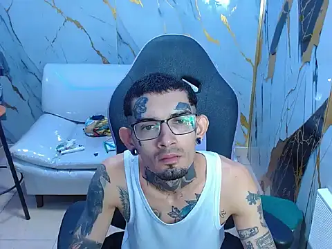Boy tatto77 online show from May 9, 2026, 11:35 am