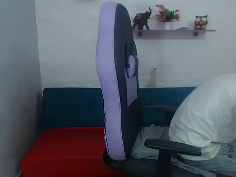 Snapshot of Boy_tatto77 chatting on December 21, 2025, 6:42 pm Boy tatto77 online show from December 21, 2025, 6:42 pm