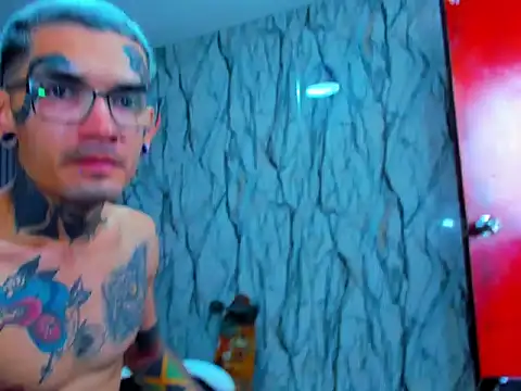 Snapshot of Boy_tatto77 chatting on January 8, 2026, 5:19 pm Boy tatto77 online show from January 8, 2026, 5:19 pm