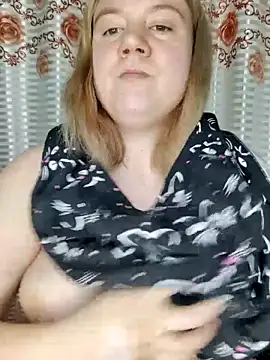 Snapshot of TiffanyStern chatting on December 22, 2025, 3:45 pm TiffanyStern online show from December 22, 2025, 3:45 pm