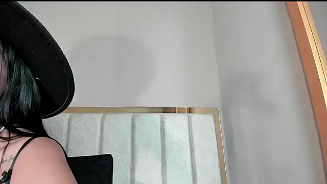 Snapshot of GahiaBelucci chatting on April 9, 2026, 6:14 pm GahiaBelucci online show from April 9, 2026, 6:14 pm