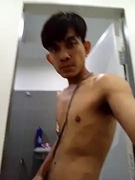 Snapshot of spitspittonmyface chatting on December 18, 2025, 3:38 pm spitspittonmyface online show from December 18, 2025, 3:38 pm