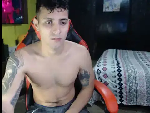 JustynAle2025 online show from December 18, 2025, 9:29 pm